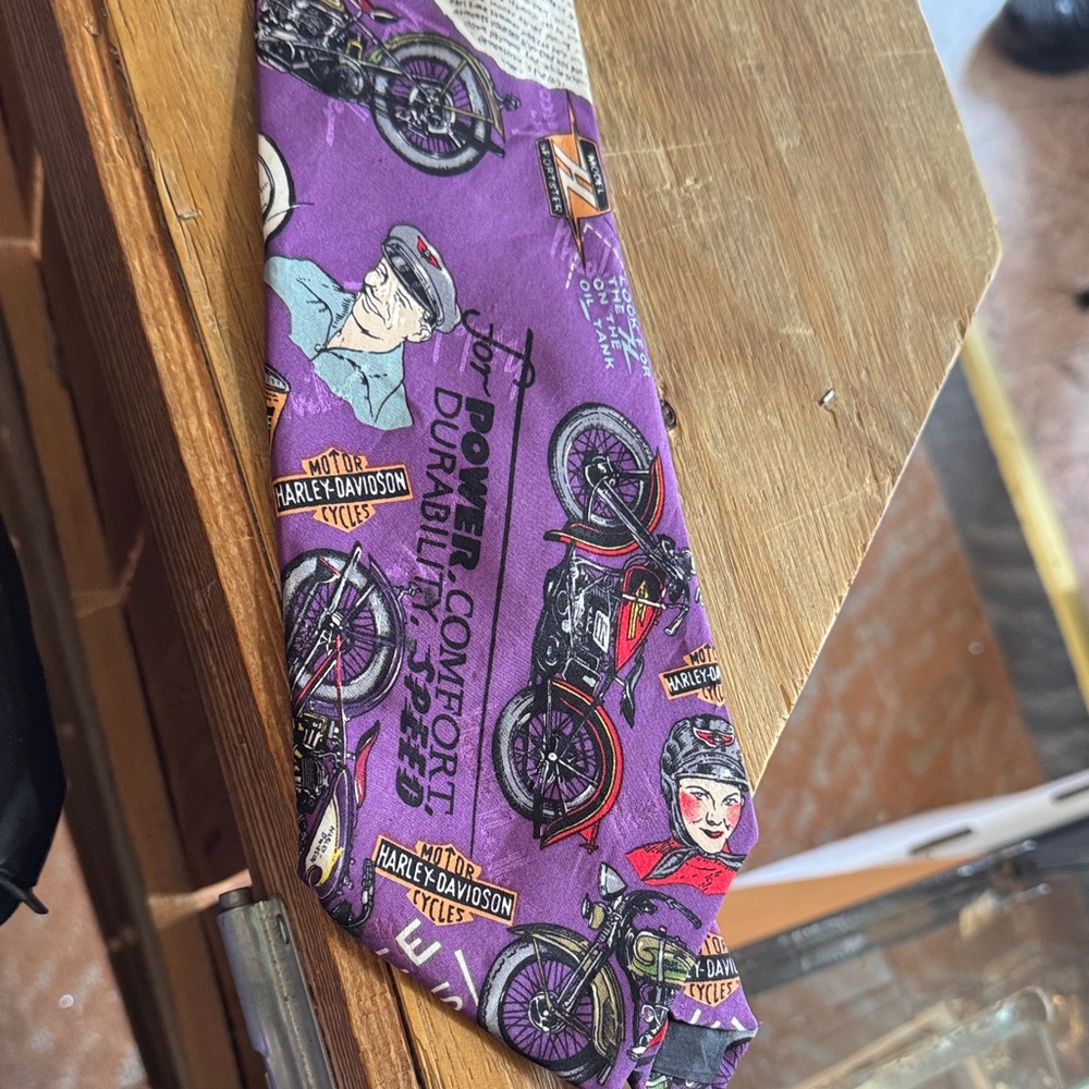 Consignment item…
Harley-Davidson Purple Motorcycle Necktie